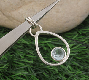 Collier minimaliste vintage avec pendentif en topaze bleue, argent sterling 925 plaqué platine, petite pierre précieuse, charme, bijoux superposables - Product Image 4