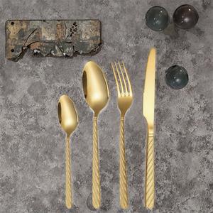 Juego de Cubiertos de Lujo en Oro, Cuchara, Tenedor y Cuchillo de Acero Inoxidable con Acabado Espejo, Aptos para Lavavajillas, Diseño Europeo, para Bodas, Catering y Hoteles - Product Image 4