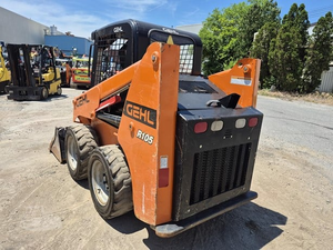 Chargeuse compacte sur pneus R105 2020, équipement de construction robuste - Product Image 5