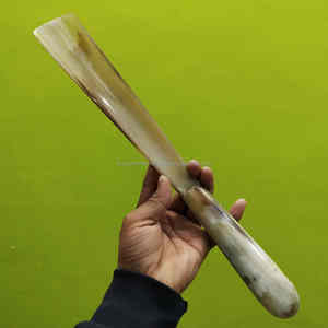 Chausse-pied en véritable corne de taureau de 18 pouces, manche en corne naturelle massif, aide à l'enfilage des chaussures à prix avantageux - Product Image 2