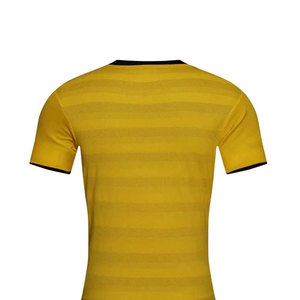 Uniforme de Fútbol Transpirable de Talla Grande, 100% Poliéster, Venta al Por Mayor, Material Duradero - Product Image 3