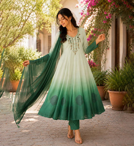 Robe traditionnelle indienne pakistanaise Anarkali Salwar Kameez pour adultes robe ethnique Bollywood à la mode pour la fête prix de gros - Product Image 1