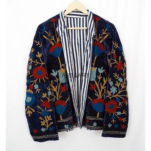 <b>ART</b>&<b>ART</b> Hand Embroidered Velvet Floral Quilted Jacket O-Neck Full Sleeve Autumn Women's Coat Elegant Boho Style Statement Piece - Product Image 3