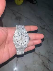 Montre en acier inoxydable de qualité supérieure, tendance, avec diamants Moissanite, style Hip Hop, pour hommes et femmes. Disponible dans le monde entier. - Product Image 4