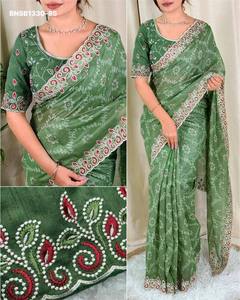 Nouvelle collection de saris en satin de coton avec imprimé Bandhej et bordure brodée au fil, tissée avec des fils Zari, fournisseur indien - Product Image 2