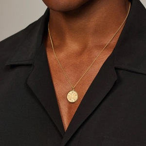 Collar con Colgante de Diamante y Medallón de Moneda Estrellada con el Número de Ángel 1111 - Product Image 3
