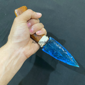 Dague décorative artisanale en verre bleu avec manche en bois, réplique de couteau en verre pour la décoration et l'exposition à la maison - Product Image 4
