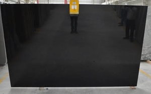 Losas de Granito Negro Absoluto, Calidad Premium, 100% Natural, Duradero, Diseño Moderno, Tamaños Personalizados, Origen India, Piedra Pulida - Product Image 4