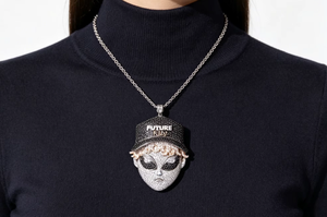 Collier avec pendentif en moissanite Ice Cubed et breloque chapeau d'alien, plaqué argent, micro-pavé, bijou tendance pour fête, cadeau - Product Image 2