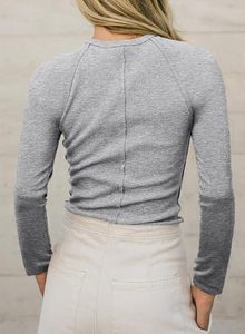 เสื้อยืดแขนยาวคอกลมสีเทาล้วนสำหรับผู้หญิง ทรงเข้ารูป สวมใส่สบาย ความยาวปกติ เหมาะกับทุกฤดูกาล สินค้าขายดี ODM - Product Image 2