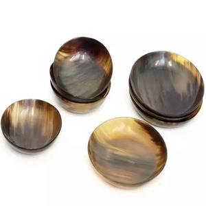 Bol de service en corne de style traditionnel - Fait main, écologique, cadeau de luxe, pour les fêtes et la maison, passe au lave-vaisselle - Product Image 1