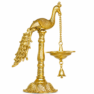 Soporte para Lámpara de Aceite de Latón con Forma de Pavo Real Hecho a Mano |   Campana Decorativa Colgante con Forma de Diya |   Decoración Tradicional de Templo para Bodas |   Indirae - Product Image 3