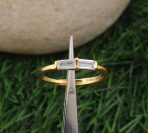 Anillo de Plata de Ley 925 con Engaste Rectangular de Circonita Cúbica, Clásico para Bodas, Aniversarios y Fiestas, Chapado en Oro Vermeil de 18K, Regalo al por Mayor para Ella - Product Image 1