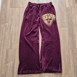 Survêtements en velours de qualité supérieure à prix de gros, pantalons droits personnalisés avec motifs graphiques pour femmes - Product Image 1