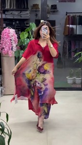 ชุดเดรสลำลองสไตล์ตะวันตกพิมพ์ลายดอกไม้น่ารักแฟชั่นใหม่ประจำฤดูร้อนปี 2026 ของ AARYA  แบบหลวมๆ ความยาวปานกลาง ซักได้ แขนสั้นสำหรับผู้หญิง - Product Image 2