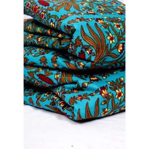 Tela de algodón con estampado floral indio multicolor, hecha a mano, para acolchados, vestidos y camisas. - Product Image 2