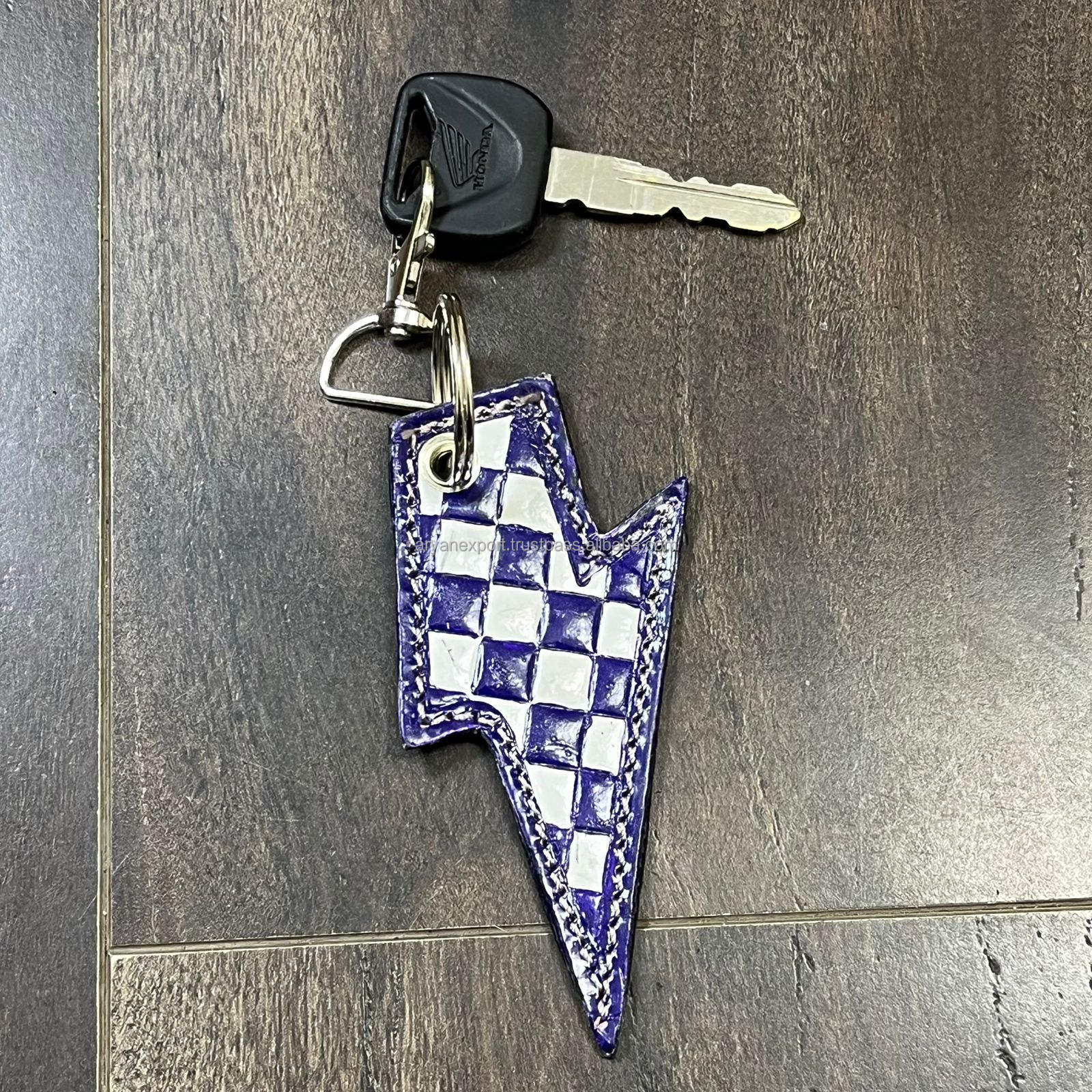 À carreaux bleus et blancs