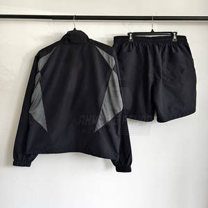 Conjunto corto de dos piezas con cortavientos para hombre, estilo moderno, ideal para el gimnasio, entrenamiento y uso diario. - Product Image 2