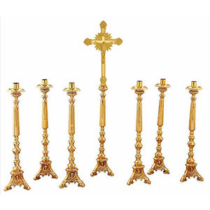 Ensemble d'autel de la Sainte Famille avec croix et chandelier, 7 pièces |   Ensemble d'autel d'église en laiton - DOUBLE VEE EXPORTS - Product Image 1
