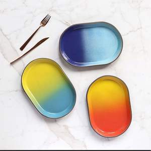 Plateau de service rond en cuivre martelé fait main, plat décoratif en métal pour la décoration intérieure, centre de table de luxe pour mariage - Product Image 2