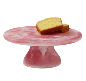 Soporte de pastel de diseño clásico Juego de soporte de pastel de epoxi de resina hecha a mano Embalaje personalizado de India por UCI para Decoración - Product Image 1