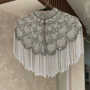 Capa con Flecos de Algodón 100% Hecha a Mano de Alta Calidad con Cuentas para Mujer, Disponible a Precio de Mayoreo para Exportación - Product Image 1