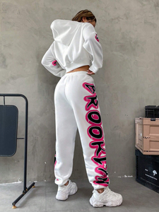 Ensemble de survêtement pour femme, design tendance, confortable, pour l'entraînement et les activités de plein air, avec logo - Product Image 3