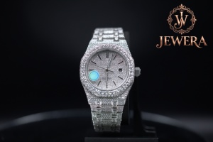 Hot Sale Stainless Steel Silver <b>Watch</b> with Mossinate Diamonds Luxurious Design <b>for</b> Stylish Professionals and Fashion Enthusiasts - Product Image 1