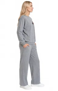 Conjunto de dos piezas personalizado para mujer de talla grande: sudadera gris sólida con hombros caídos y cuello redondo, y pantalones largos. Diseño personalizado y OEM. - Product Image 4