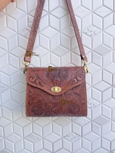 Bolso Bandolera de Cuero Hecho a Mano Estilo Western, Bolso Cruzado de Cuero Grabado a Mano Estilo Vintage Western - Product Image 1