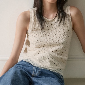 Débardeur en maille pointelle coton-polyester pour femme, 140 GSM, ourlet festonné en dentelle, sans manches, couleur écru, fabricant de vêtements - Product Image 4