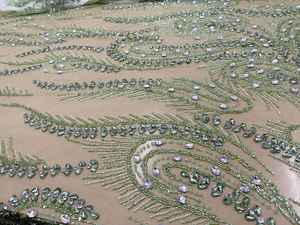 Tela de malla con cuentas y pedrería de trabajo manual personalizado, color rojo vino, para diseñadores de marcas de moda - Product Image 6