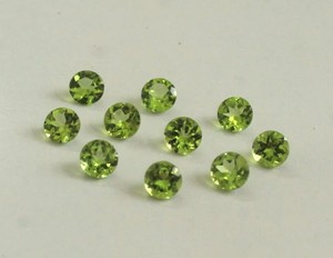Piedra preciosa de peridoto redonda de 6 mm - Gemas sueltas de peridoto facetadas - Piedras talladas de calidad excepcional disponibles a precio de mayoreo - Product Image 1