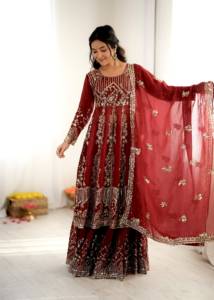 Conjunto de Lehenga y Dupatta para Mujer con Top de Algodón Micro Pesado, Seda Crujiente y Bordado Intenso con Lentejuelas y Mangas - Product Image 3