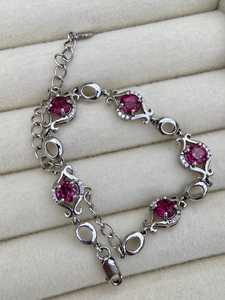 Bracelet en grenat rouge naturel, argent sterling plaqué or, bijou pierre de naissance de janvier, style vintage élégant, bracelet délicat pour femme - Product Image 1