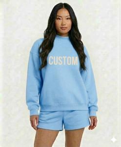 Conjunto de sudadera oversize de cuello alto y shorts casuales de gimnasio para mujer, estilo streetwear, en felpa. - Product Image 5