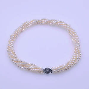 สร้อยคอมุกถักหลายเส้น - Product Image 4