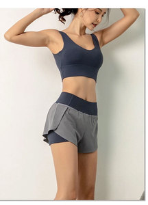 Pantalones Cortos Deportivos de Cintura Alta para Mujer, Tejido Transpirable, 100% Poliéster, Color Negro, Secado Rápido, Bolsillos, Corte Regular, Cintura Elástica, Estampado Atlético - Product Image 4