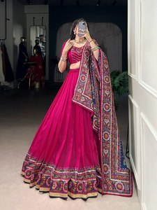 Conjuntos Indios y Pakistaníes de Alta Demanda con Crecimiento del 200% - Secado Rápido, Largos hasta el Suelo, Ajuste Holgado, Estilo Étnico para Mujer, Aptos para Todas las Estaciones - Product Image 2