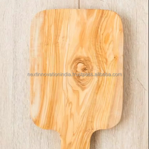 Grand bloc à découper en bois rustique pour la préparation des repas et le divertissement - Product Image 1