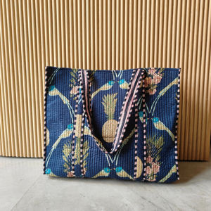 Bolso Tote de Algodón Acolchado Hecho a Mano en India |   Bolsa de tela reutilizable ecológica. Bolsa Love Birds (con cremallera), 100% algodón. - Product Image 1