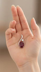 Pendentif en argent 925 avec moissanite et grenat, serti griffe, tendance, bijoux pour femme au quotidien - Product Image 3