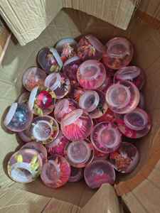 Support de bougie rond en résine et fait main, motif floral, 4x4 pouces, design moderne, pour la maison, le bureau et l'hôtel - Product Image 4