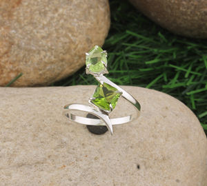 Peridot <b>Quartz</b> <b>Ring</b> 925 Sterling Silver August Birthstone Wedding Jewelry for Women Brilliant Cut Green <b>Quartz</b> Classic Style - Product Image 1