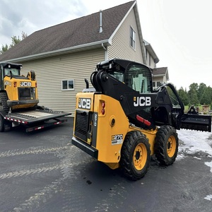 Chargeuse compacte sur chenilles JCB Teleskid robuste, 74 CV diesel, avec godet de 0,43 m³, conçue pour les travaux de construction difficiles - Product Image 2