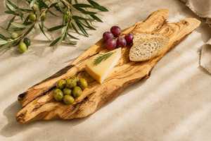 Tabla de cortar y servir rectangular ecológica de madera de acacia natural con mango de madera, apta para lavavajillas, 1.5 cm de grosor - Product Image 2