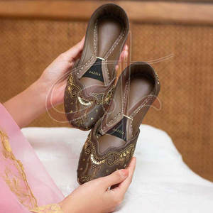 Khussa para Mujer de Primera Calidad, Antideslizante, Ligera y Sostenible, Precio Razonable, Nueva Llegada - Product Image 3