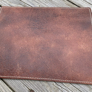 แผ่นรองเมาส์หนังแท้ คุณภาพสูง พรีเมียม หนังวัวแท้ สำหรับโชว์รูมสุดหรู รุ่น LMP-0115 - Product Image 1