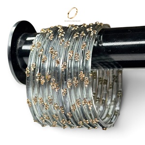 Vente en gros de bracelets kashmiris en verre transparent gris anthracite tendance pour femmes, bijoux indiens pour fêtes et occasions spéciales - Product Image 1