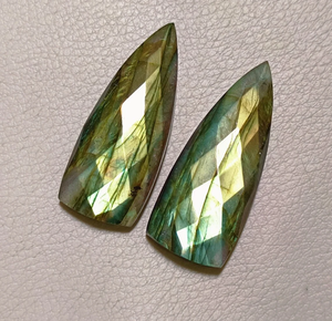 Pierre précieuse Labradorite Aurora Glow taille lance, paire de pierres facettées or olive, pierres lâches pour la fabrication de bijoux 15x40x7mm, pierres d'artisans - Product Image 3